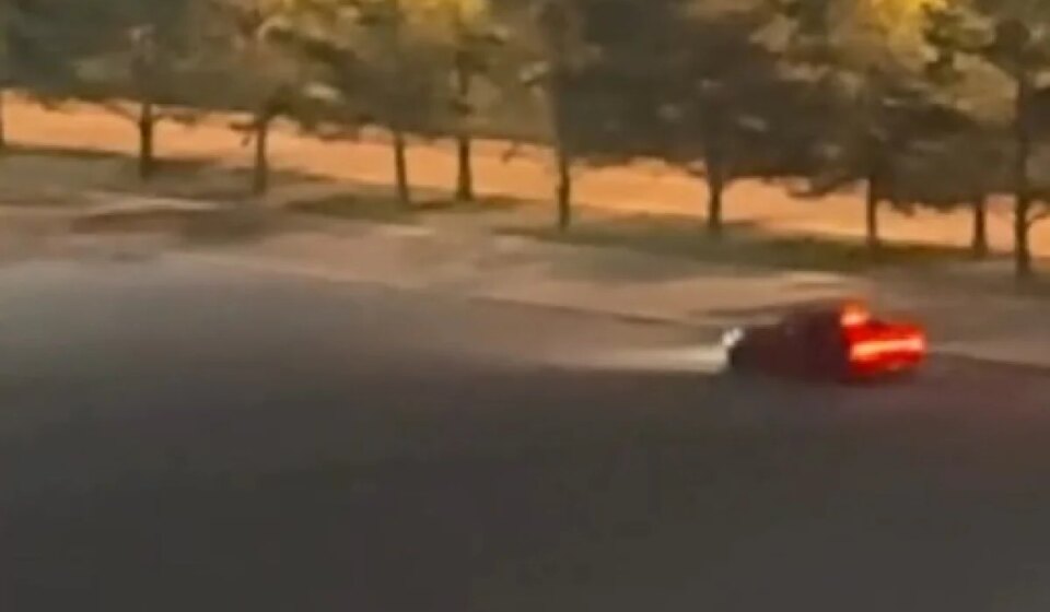 Полиция наказала водителя Dodge за ночной дрифт