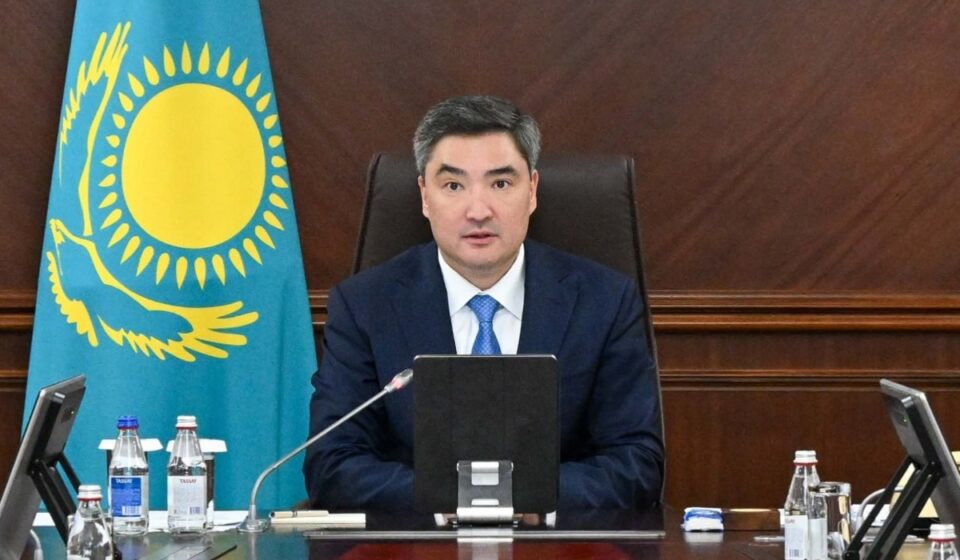 Кабмин РК установил срок обновления ж/д вокзалов