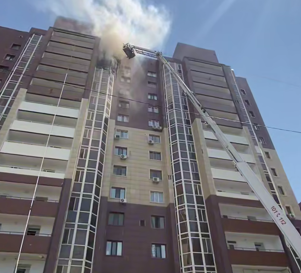МЧС ликвидировало пожар в 13-этажке Астаны