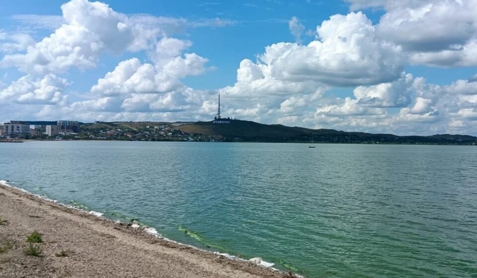 Пляж на озере Копа работает без разрешения